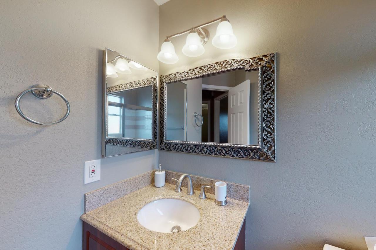Luxe Lakewood * Phoenix